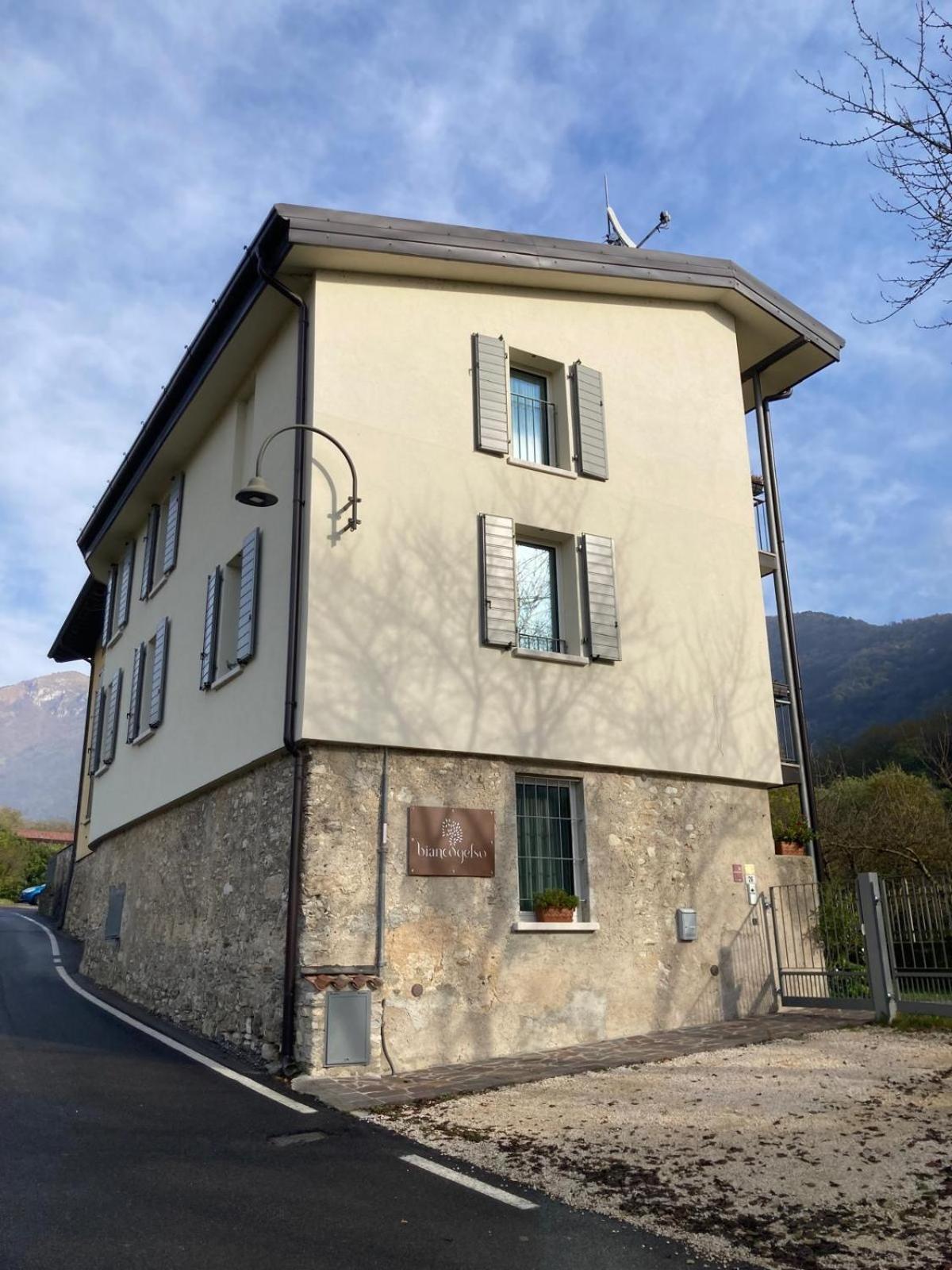 Biancogelso B&B Vegan Gardone Riviera Buitenkant foto